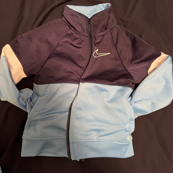 Toddler nike sweatsuit - Picture 5 of 5